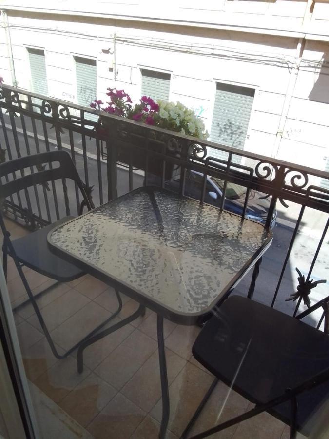 Domus Nikolai Hotel Bari Bagian luar foto