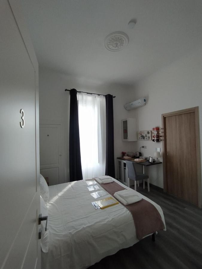 Domus Nikolai Hotel Bari Bagian luar foto