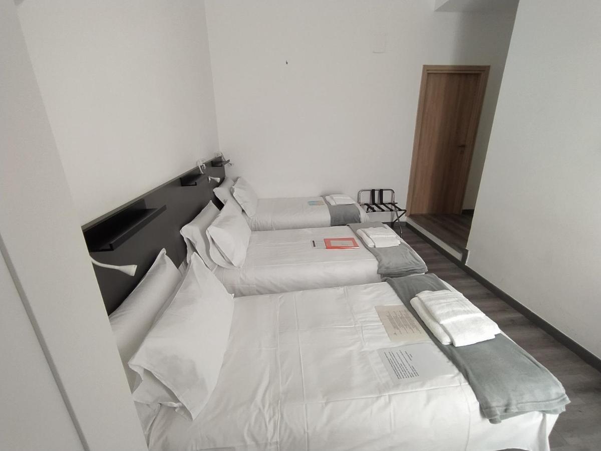 Domus Nikolai Hotel Bari Bagian luar foto