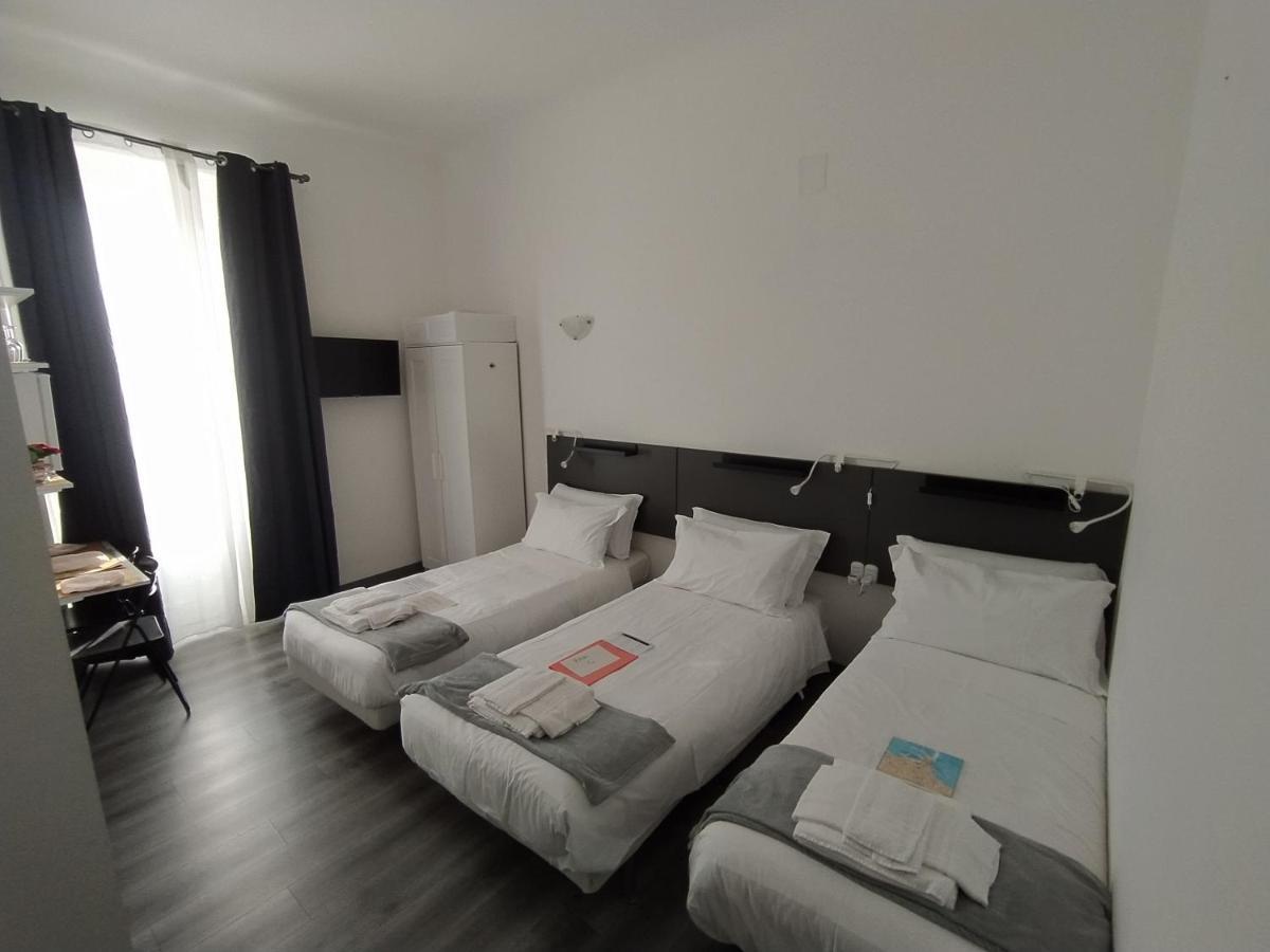 Domus Nikolai Hotel Bari Bagian luar foto
