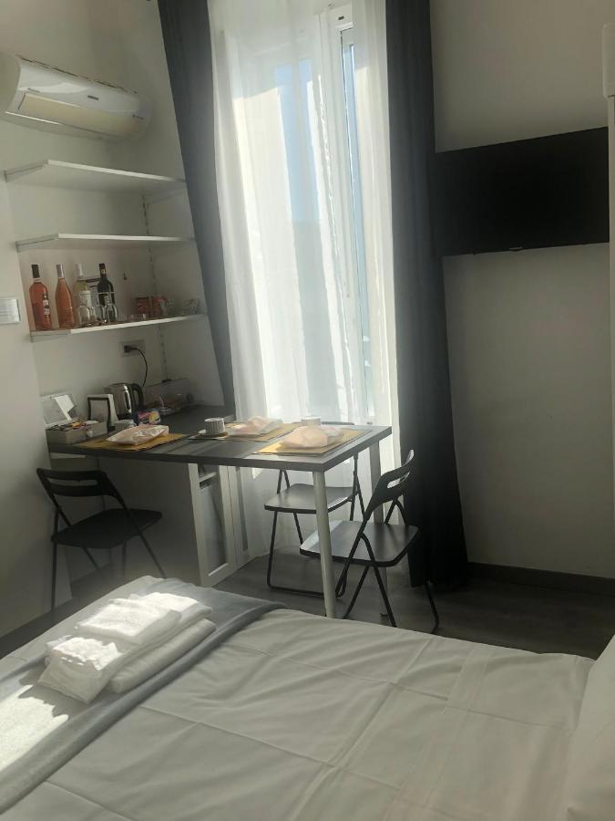Domus Nikolai Hotel Bari Bagian luar foto