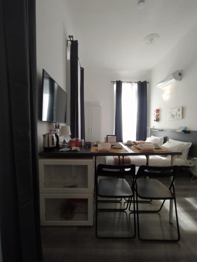 Domus Nikolai Hotel Bari Bagian luar foto