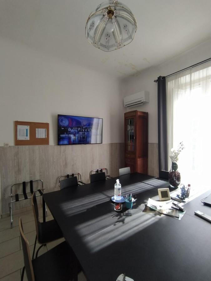 Domus Nikolai Hotel Bari Bagian luar foto
