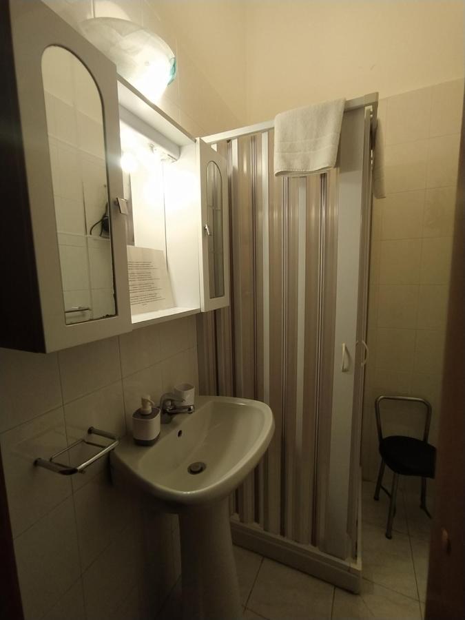 Domus Nikolai Hotel Bari Bagian luar foto