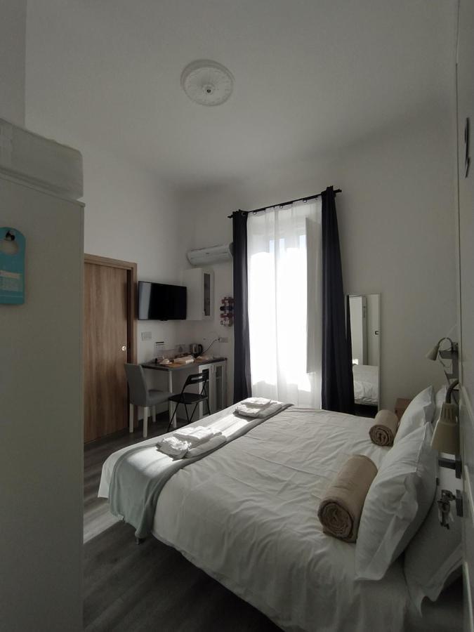 Domus Nikolai Hotel Bari Bagian luar foto