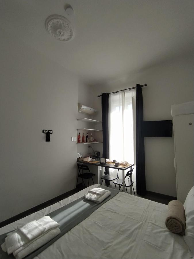 Domus Nikolai Hotel Bari Bagian luar foto