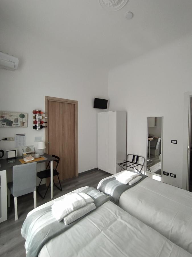Domus Nikolai Hotel Bari Bagian luar foto