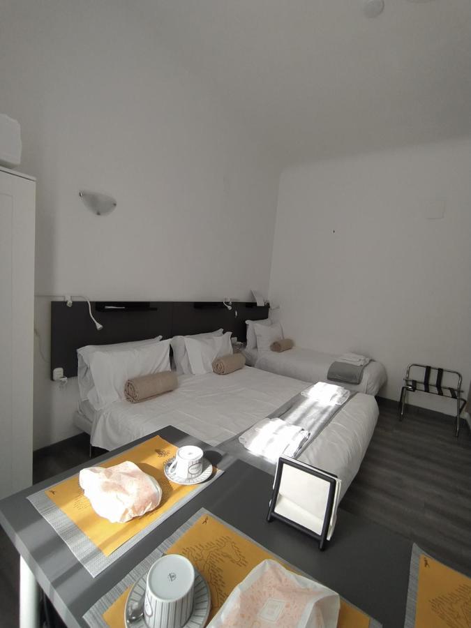Domus Nikolai Hotel Bari Bagian luar foto