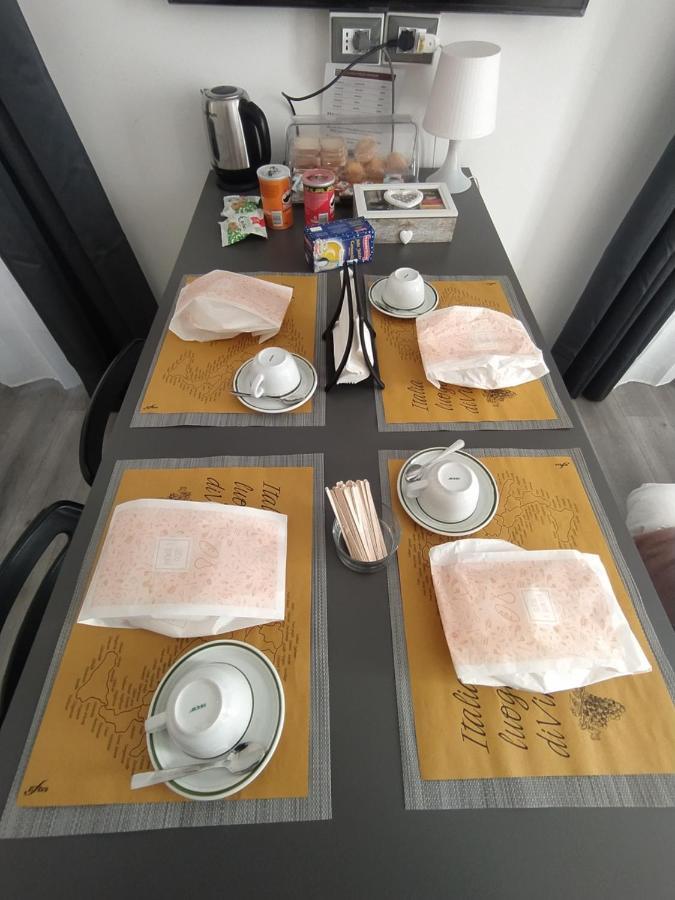 Domus Nikolai Hotel Bari Bagian luar foto